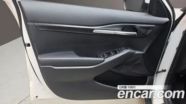 Kia Seltos 2024 — Photo 9/32