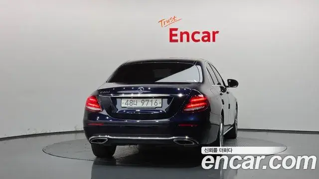 Mercedes-Benz E-Class 2018 — Фото 4/20