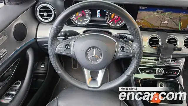Mercedes-Benz E-Class 2018 — Фото 12/20