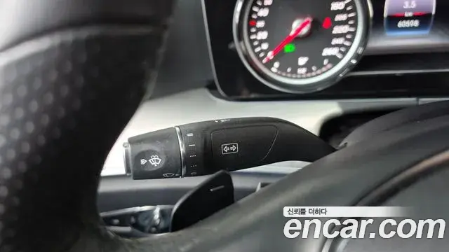 Mercedes-Benz E-Class 2018 — Фото 19/20