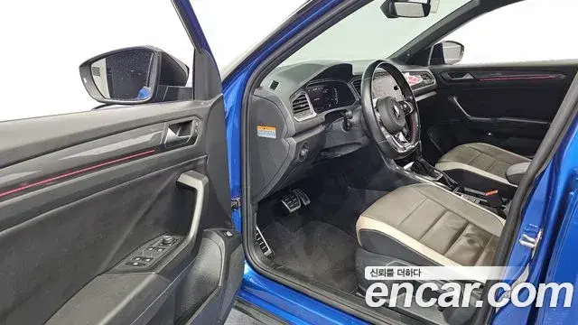 Volkswagen T-Roc 2022 — Şəkil 32/34