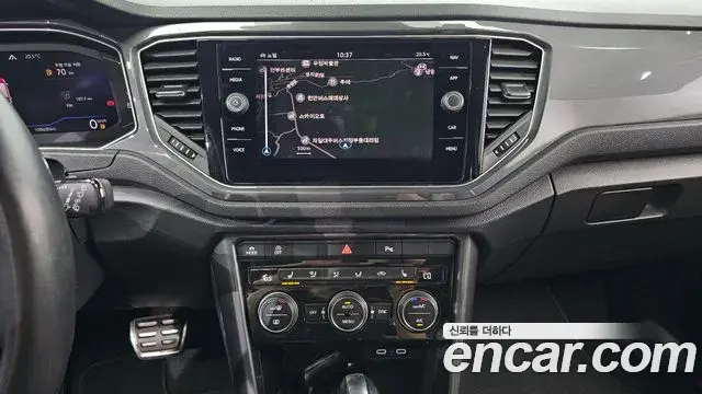 Volkswagen T-Roc 2022 — Şəkil 33/34
