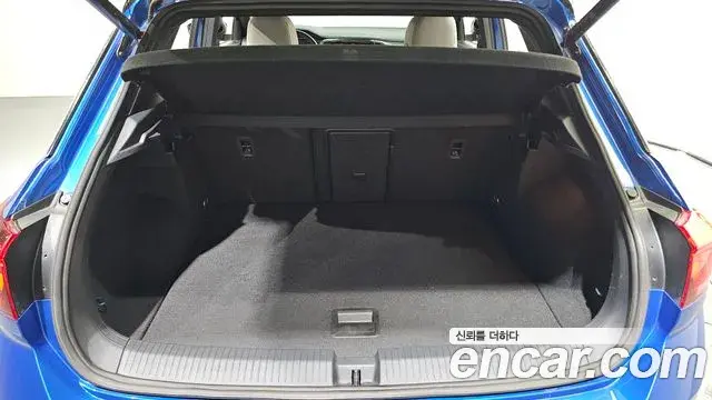 Volkswagen T-Roc 2022 — Şəkil 28/34
