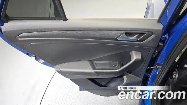 Volkswagen T-Roc 2022 — Şəkil 29/34