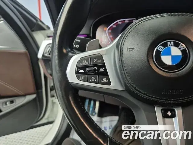 BMW 5 Series 2023 — Фото 16/19