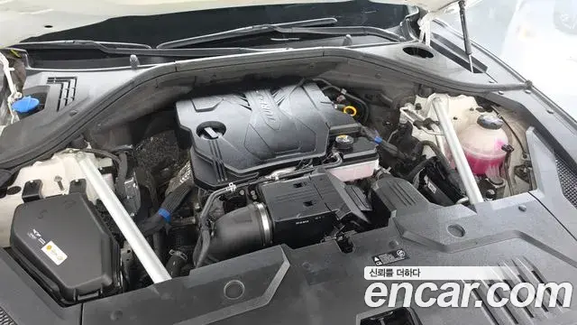 Genesis GV70 2022 — Şəkil 20/32
