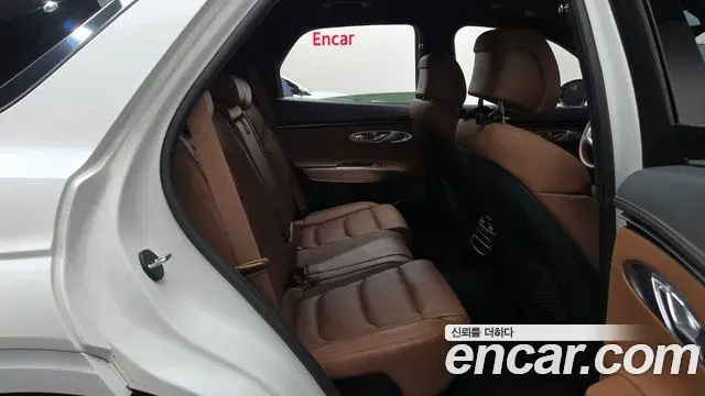 Genesis GV70 2022 — Şəkil 31/32