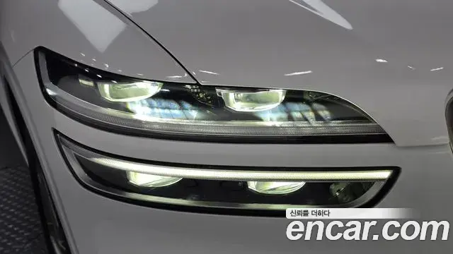Genesis GV70 2022 — Şəkil 10/32