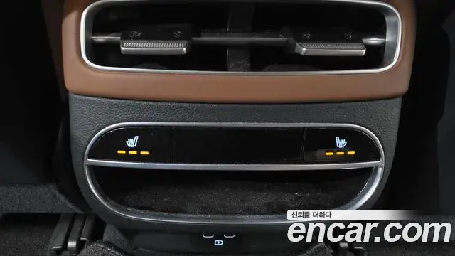 Genesis GV70 2022 — Şəkil 26/32