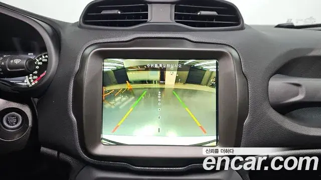 Jeep Renegade 2023 — Фото 15/20