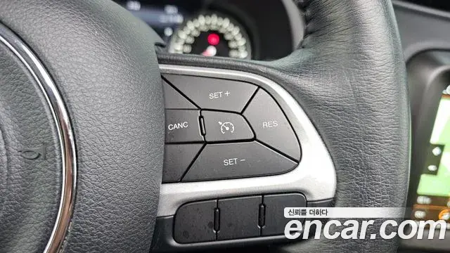 Jeep Renegade 2023 — Фото 20/20