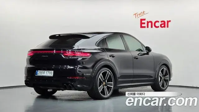 Porsche Cayenne 2020 — Фото 2/20