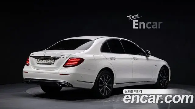 Mercedes-Benz E-Class 2020 — Фото 2/20