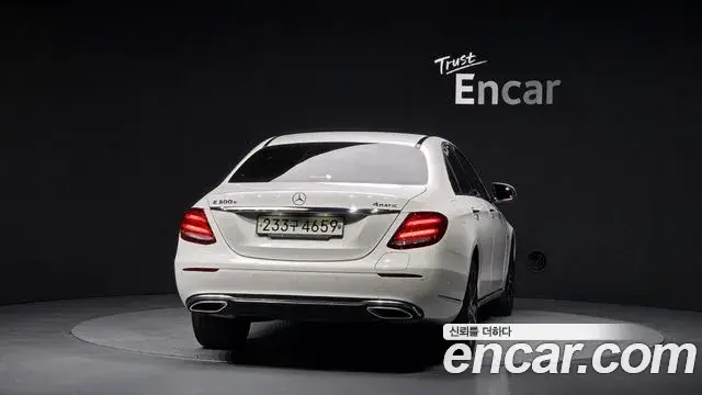 Mercedes-Benz E-Class 2020 — Фото 4/20