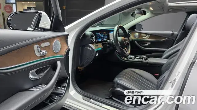 Mercedes-Benz E-Class 2020 — Фото 10/20