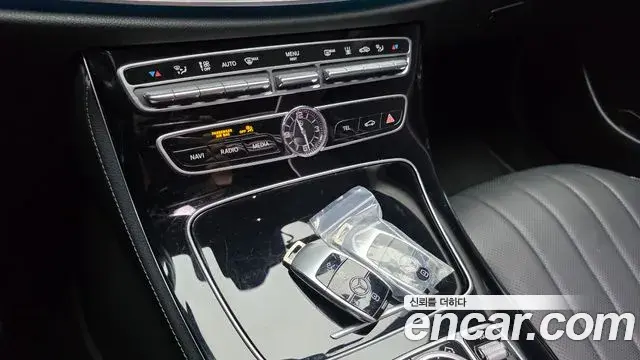 Mercedes-Benz E-Class 2020 — Фото 16/20