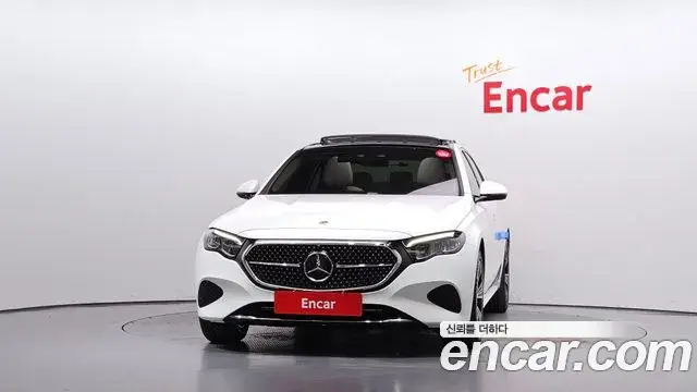 Mercedes-Benz E-Class 2025 — Photo 3/20