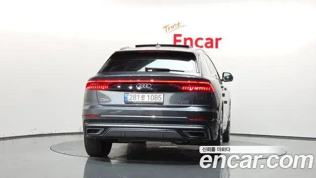 Audi Q7 2021 — Фото 4/20