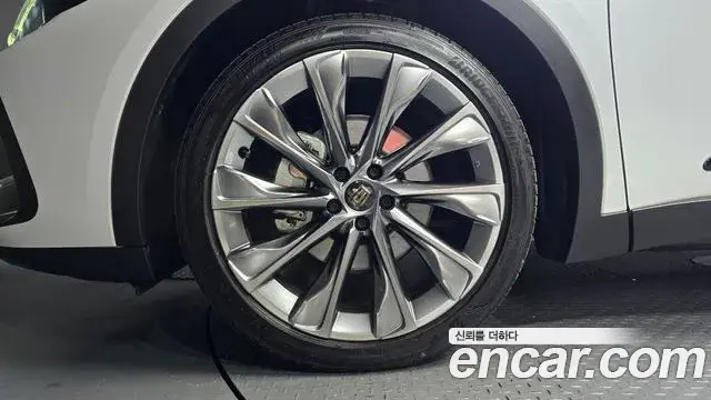 Toyota Crown Crossover 2024 — Şəkil 13/20