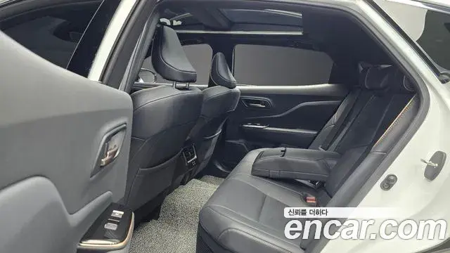 Toyota Crown Crossover 2024 — Şəkil 12/20