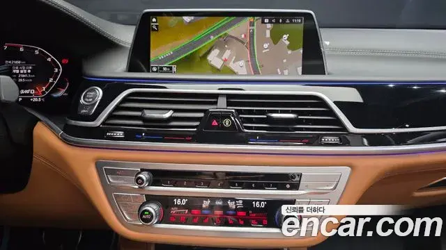 BMW 7 Series 2022 — Фото 12/20