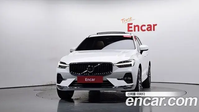 Volvo XC60 2025 — ფოტო 19/34