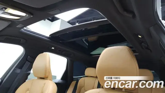 Volvo XC60 2025 — ფოტო 6/34