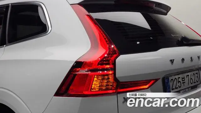 Volvo XC60 2025 — ფოტო 10/34