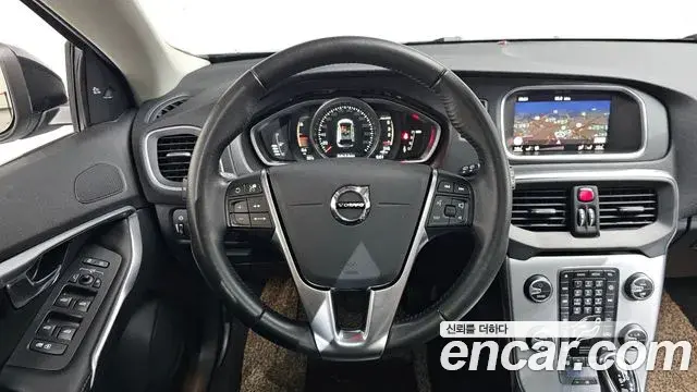 Volvo V40 Cross Country 2019 — Фото 13/20
