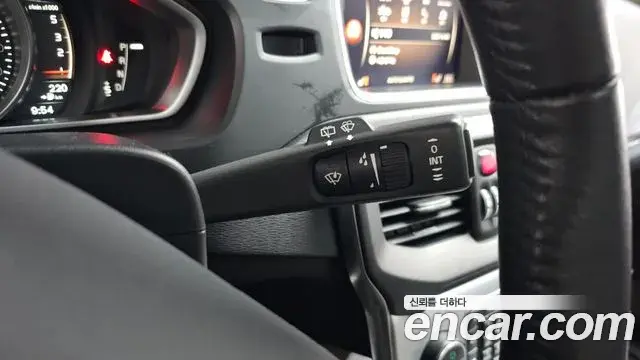 Volvo V40 Cross Country 2019 — Фото 16/20