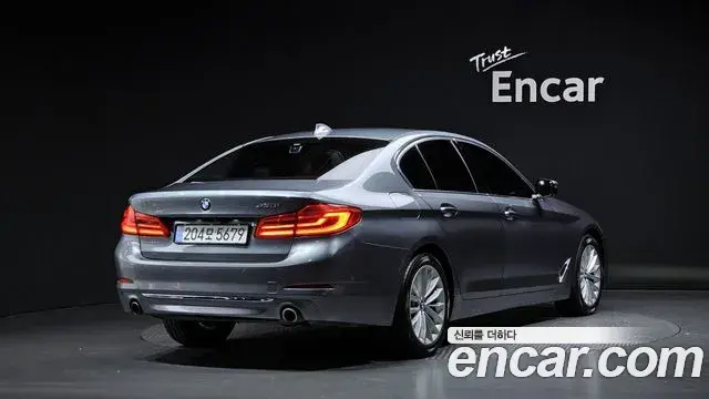 BMW 5 Series 2018 — Фото 2/20