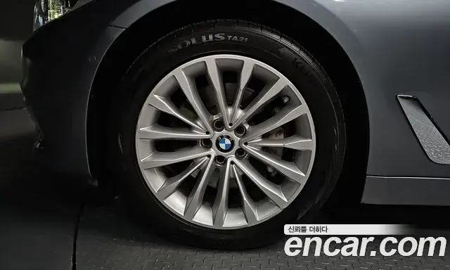 BMW 5 Series 2018 — Фото 5/20