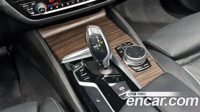 BMW 5 Series 2018 — Фото 9/20