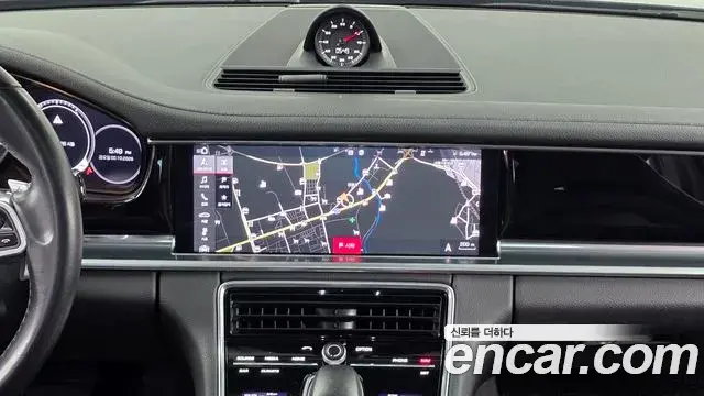 Porsche Panamera 2018 — Şəkil 14/20