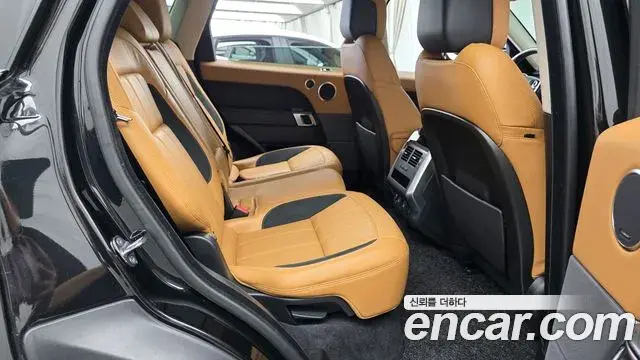 Land Rover Range Rover Sport 2019 — Photo 18/34