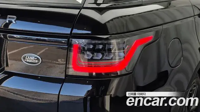Land Rover Range Rover Sport 2019 — Photo 30/34