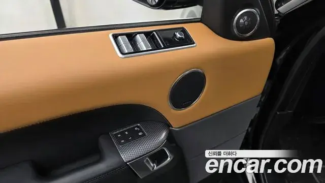 Land Rover Range Rover Sport 2019 — Photo 25/34