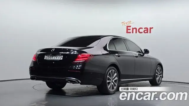 Mercedes-Benz E-Class 2018 — Фото 2/20