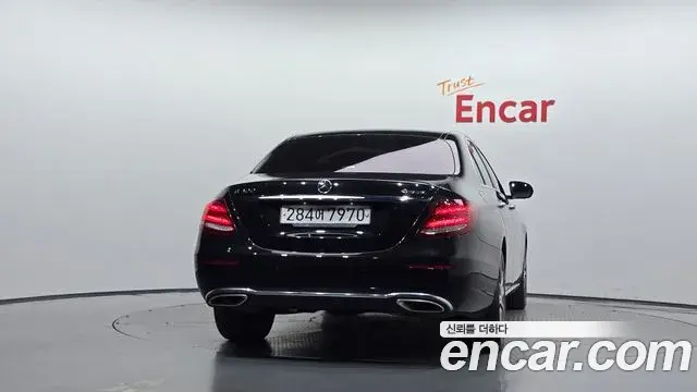 Mercedes-Benz E-Class 2018 — Фото 4/20