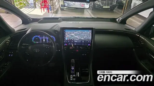 Toyota Alphard 2023 — Photo 1/20