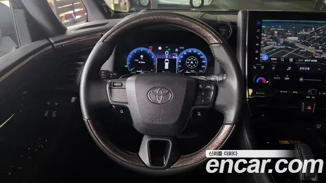 Toyota Alphard 2023 — Photo 12/20
