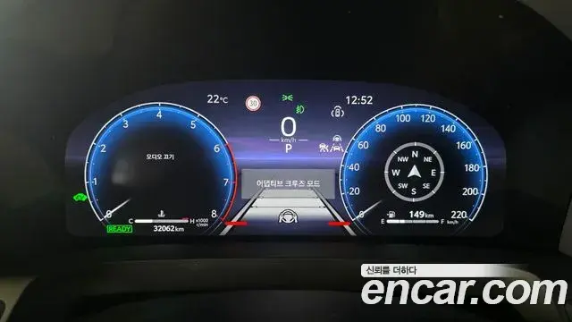 Toyota Alphard 2023 — Photo 8/20