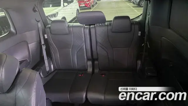 Toyota Alphard 2023 — Photo 9/20
