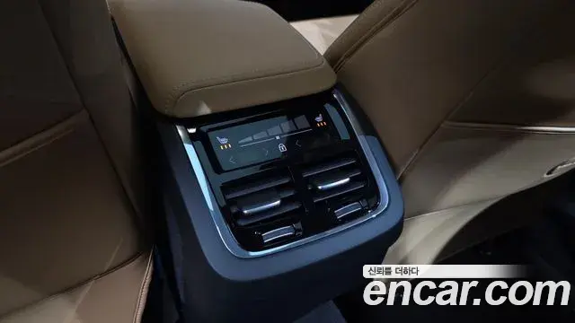 Volvo XC60 2024 — Şəkil 34/39