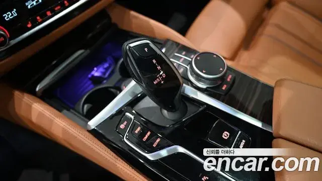 BMW 5 Series 2022 — Фото 10/20