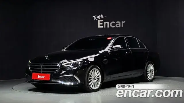 Mercedes-Benz E-Class 2021 — Фото 1/20