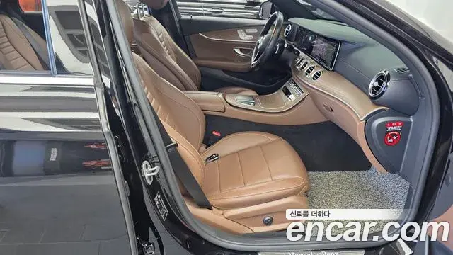 Mercedes-Benz E-Class 2021 — Фото 11/20