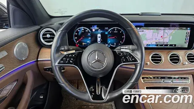Mercedes-Benz E-Class 2021 — Фото 13/20