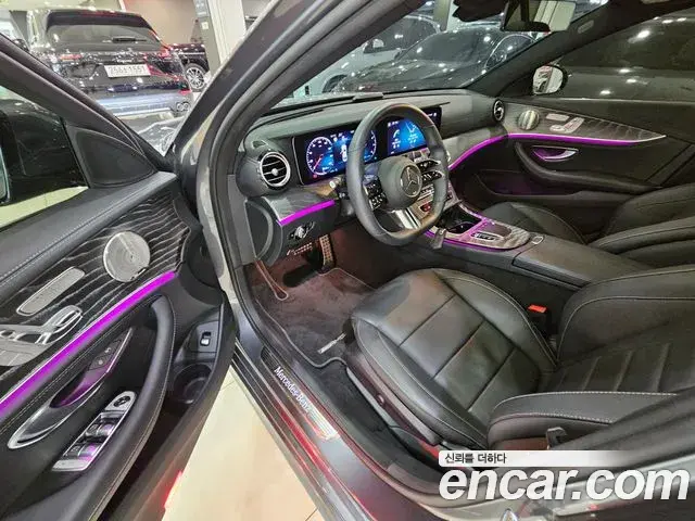 Mercedes-Benz E-Class 2022 — Photo 10/20