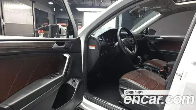 Volkswagen Tiguan Allspace 2023 — ფოტო 25/36
